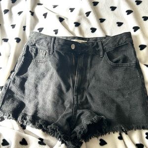 pacsun woman black jean shorts, size 27
